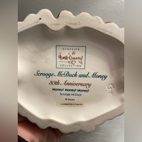 Scrooge McDuck 30th Anniversary Figurine - Picture 5 of 5